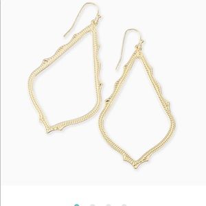 LIKE NEW Kendra Scott Sophee Drop Earrings in Gold